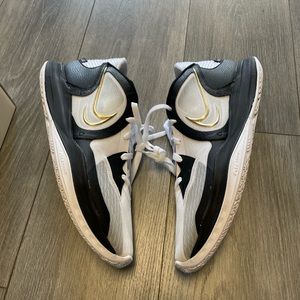 NEW Nike Kyrie Low 5 White Metallic Gold Black DJ6012 101 Men's Basektball